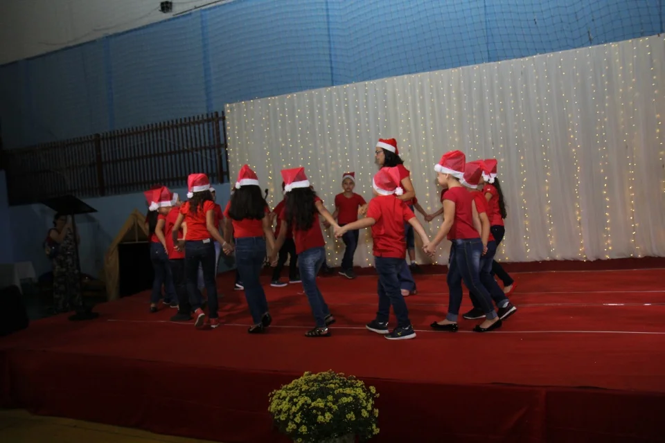 Cantata CEART - 2018- Professores e 1° e 2° B Cantata CEART - 2018- Professores e 1° e 2° B