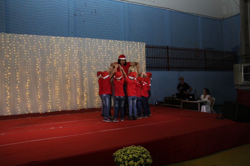 Cantata CEART - 2018- Professores e 1° e 2° B Cantata CEART - 2018- Professores e 1° e 2° B