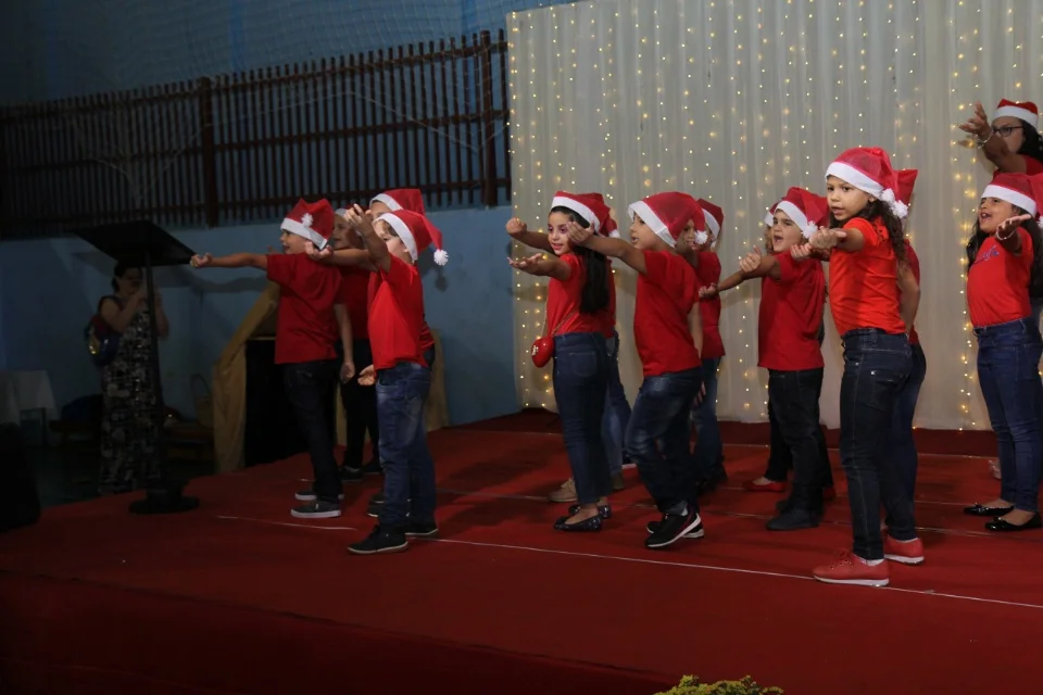 Cantata CEART - 2018- Professores e 1° e 2° B Cantata CEART - 2018- Professores e 1° e 2° B