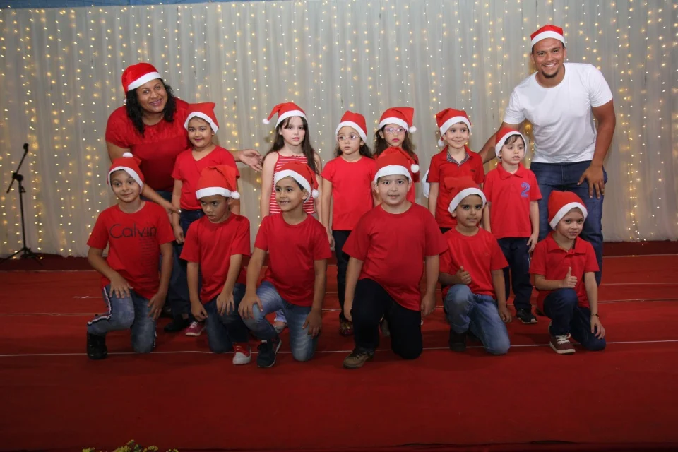 Cantata CEART - 2018- Professores e 1° e 2° B Cantata CEART - 2018- Professores e 1° e 2° B