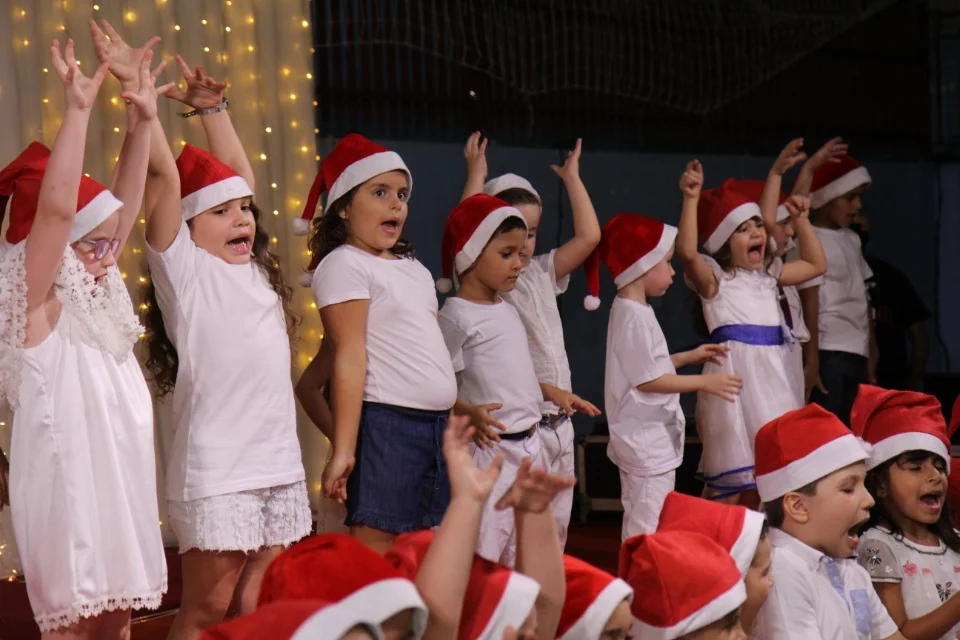 Cantata - 2018 - Pré Profªs Cladir, Dineiva e Evelin