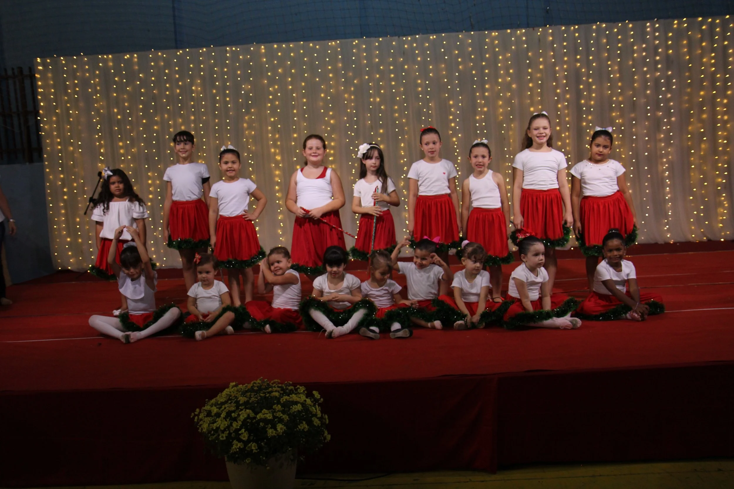 Cantada de Natal - 2018- Balé e turma Profª Regina