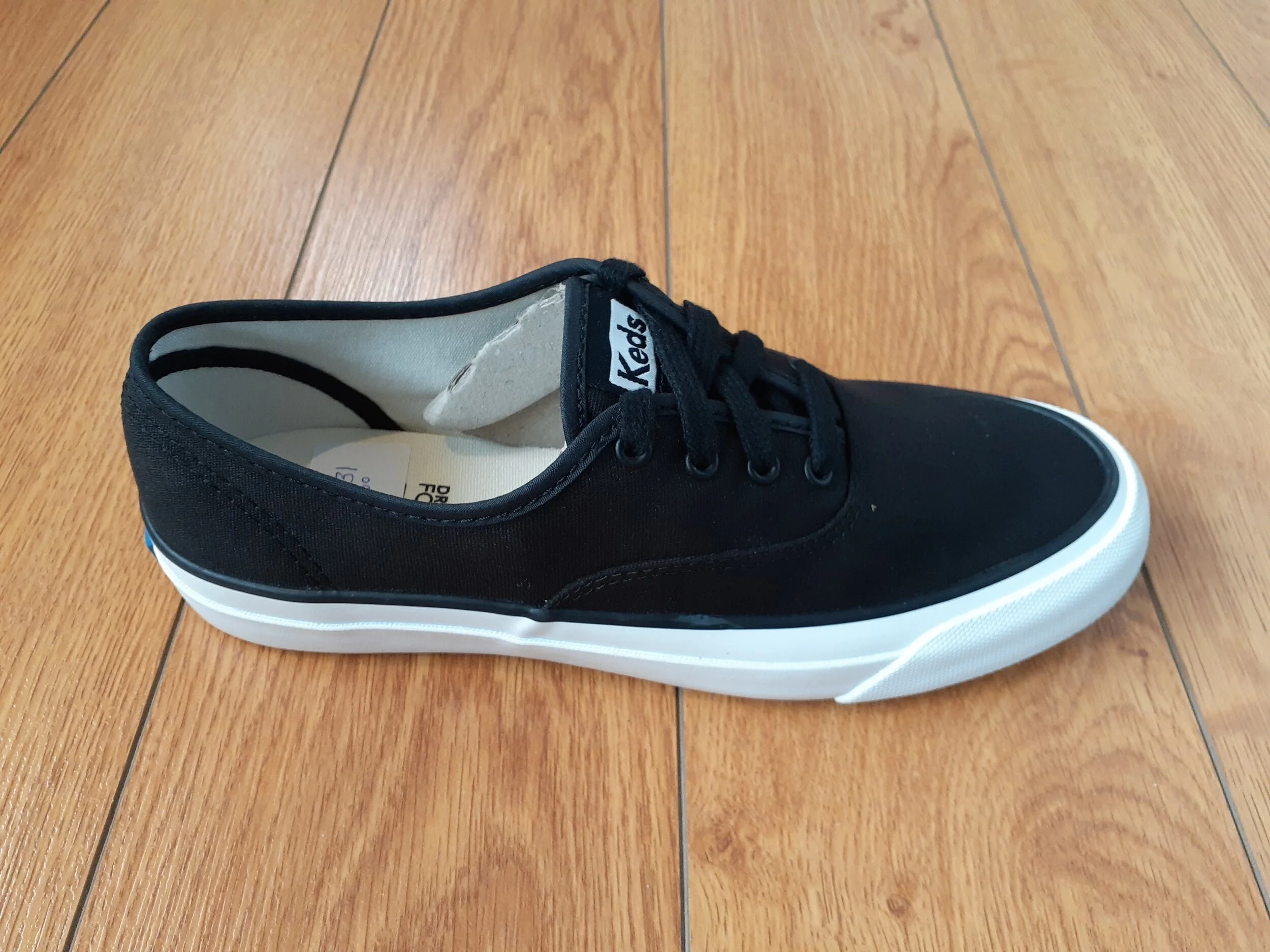 KEDS WOMEN S SURFER CANVAS BLACK WF62731 SIZE 5.5 ONLY Alex and
