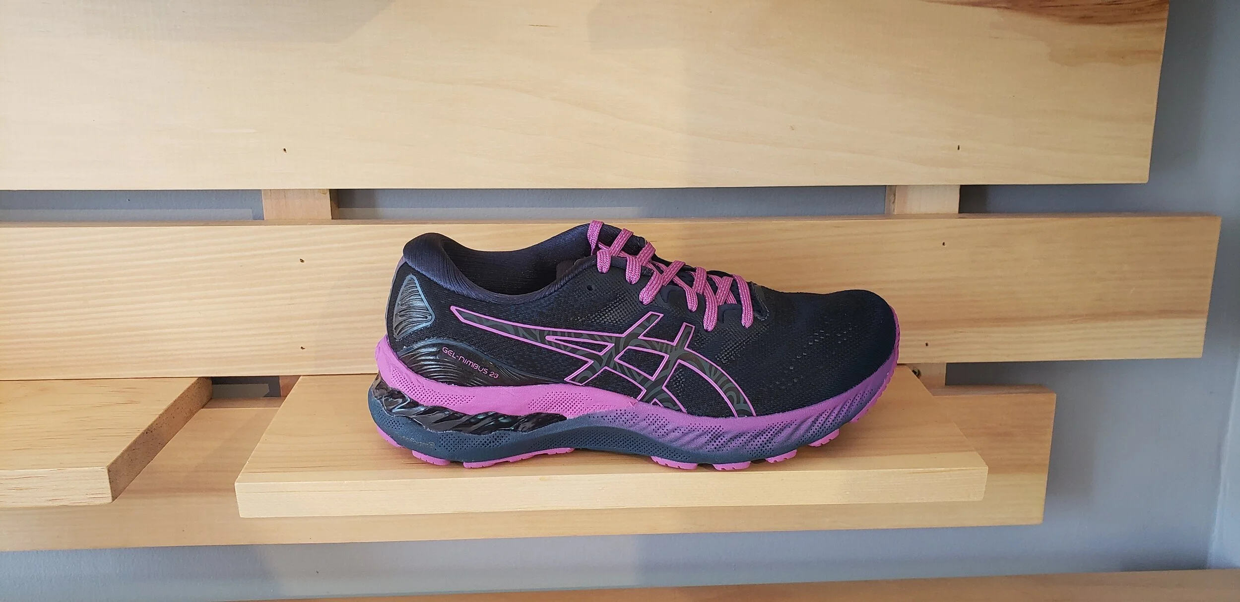 ASICS WOMEN'S GEL NIMBUS 23 LITE SHOW 1012A881 SIZE 5 ONLY — Alex and  Lily's Shoe Shoppe