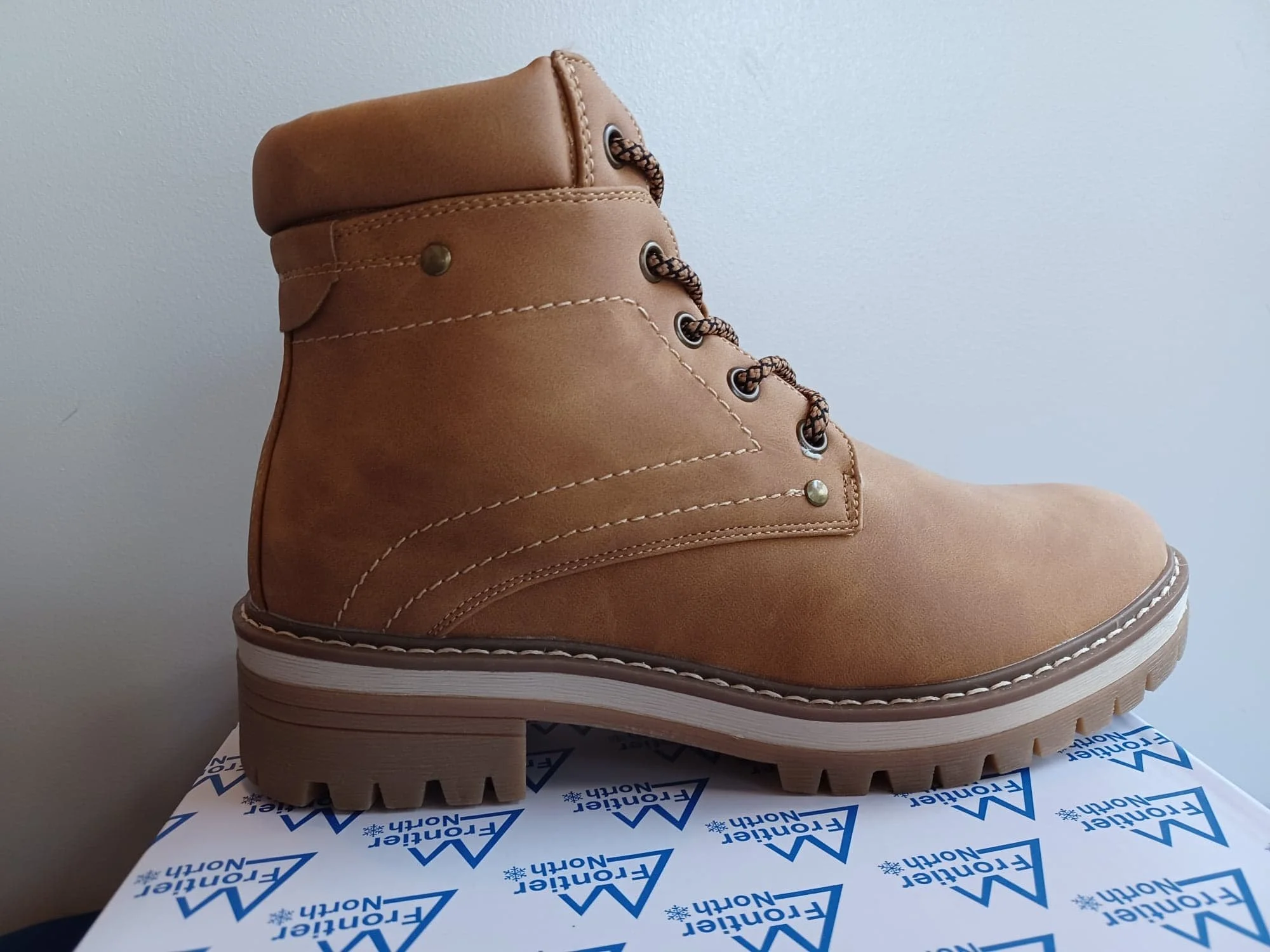 Women's leslie water resistant boot sale