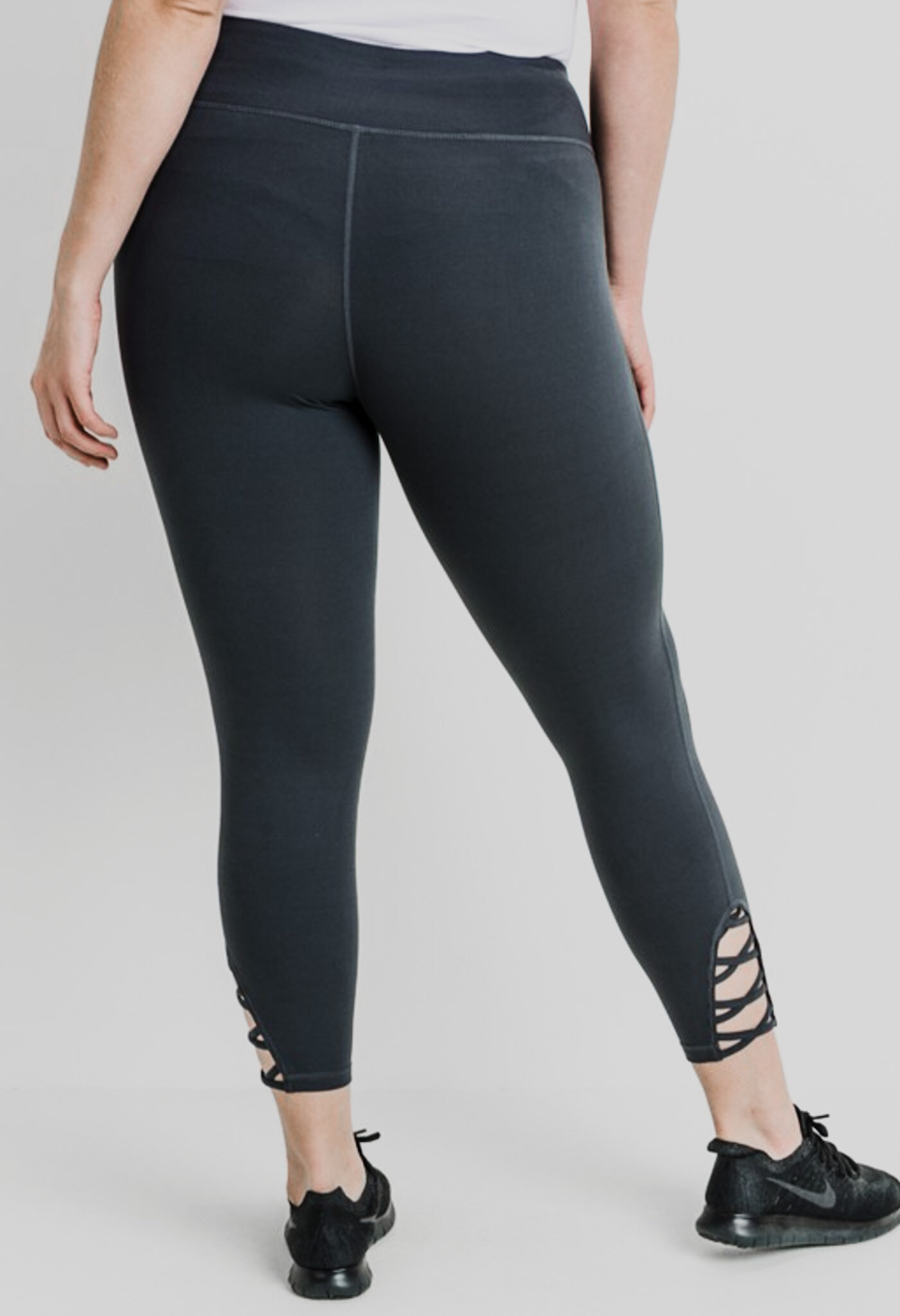 CRISS CROSS ANKLE LEGGING — ATHLEISURE COLLECTIVE