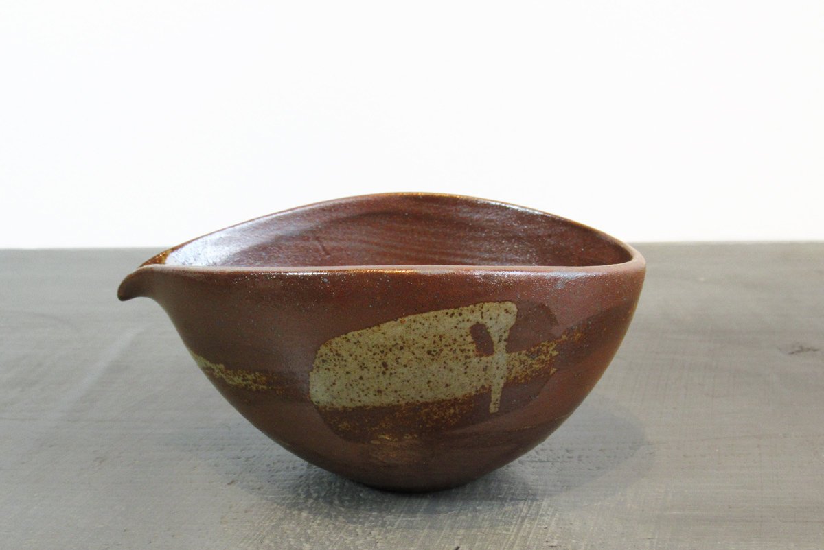 Brown Matcha Bowl with Spout Set