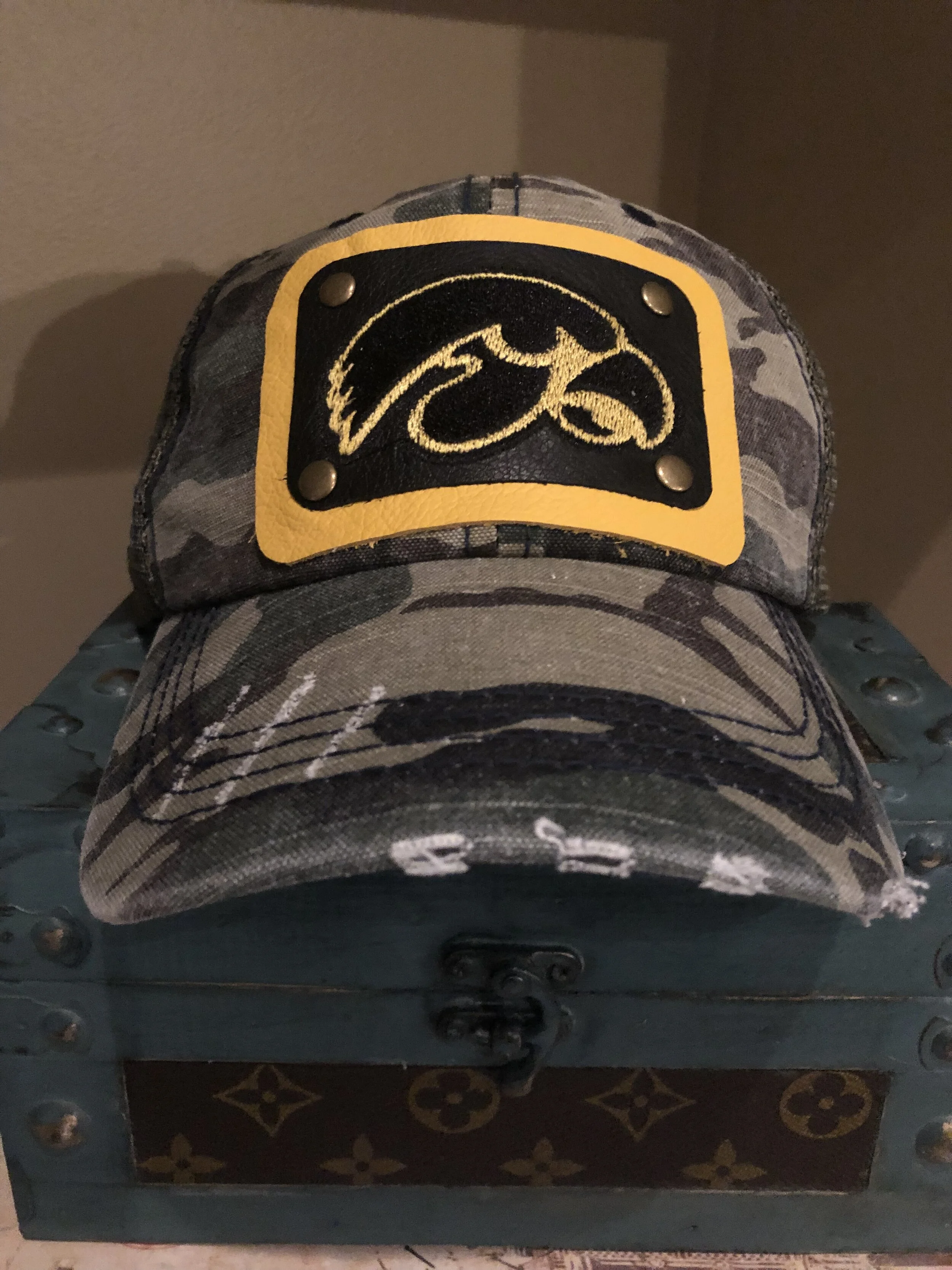 iowa hawkeye hat vintage