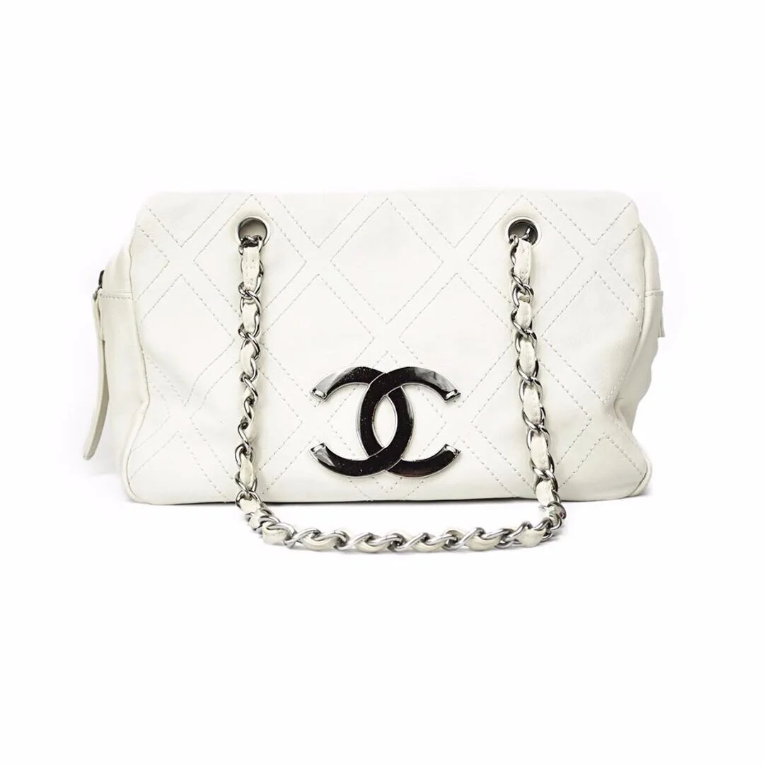 chanel leather shoulder bag