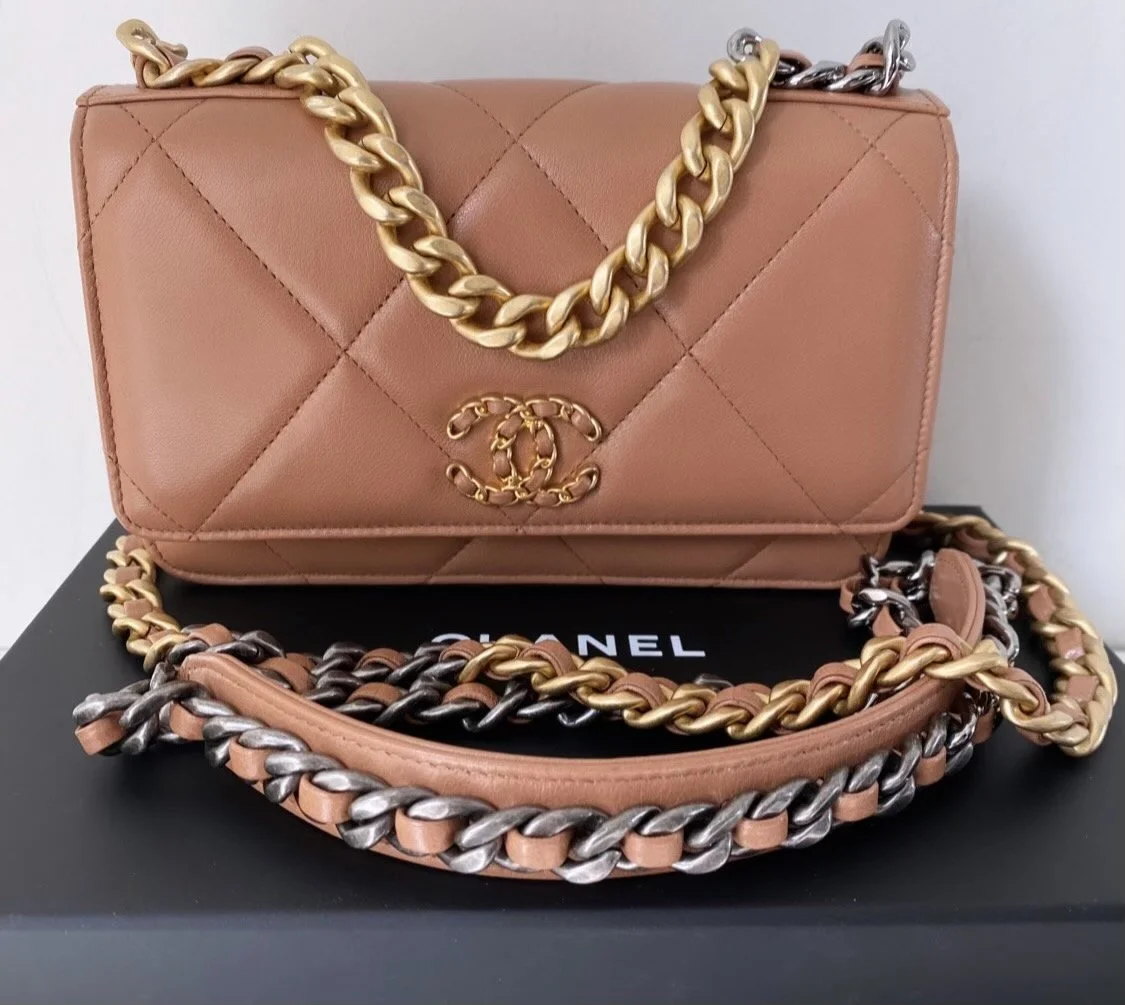 Chanel woc 19 price sale