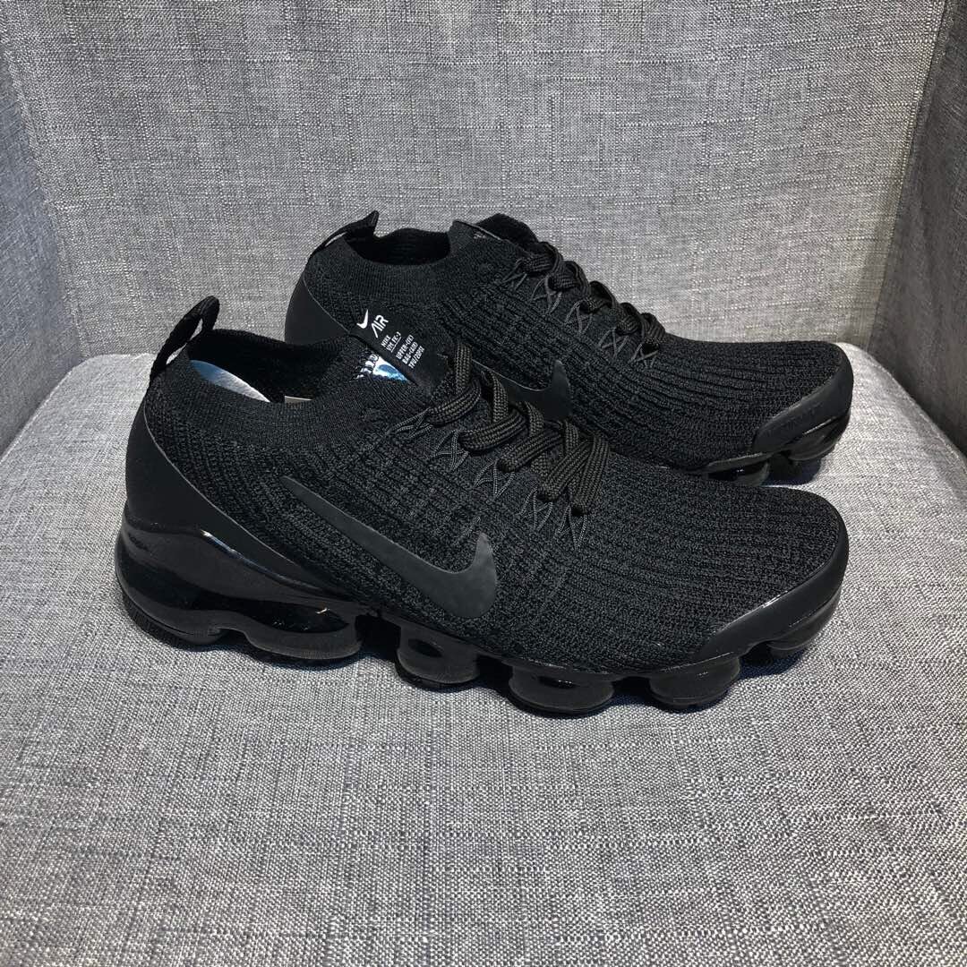 nike vapormax triple black
