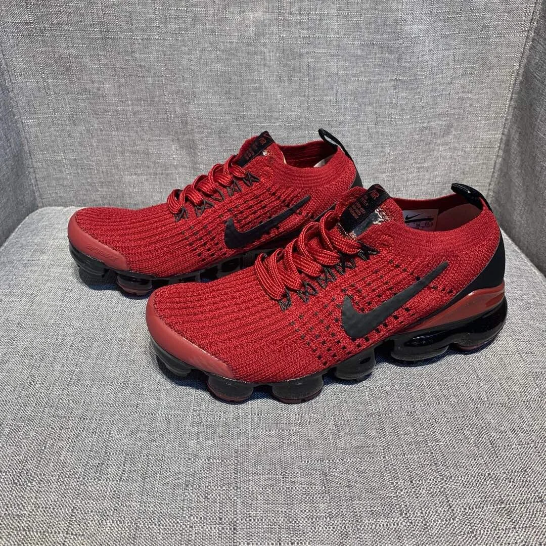 red black vapormax