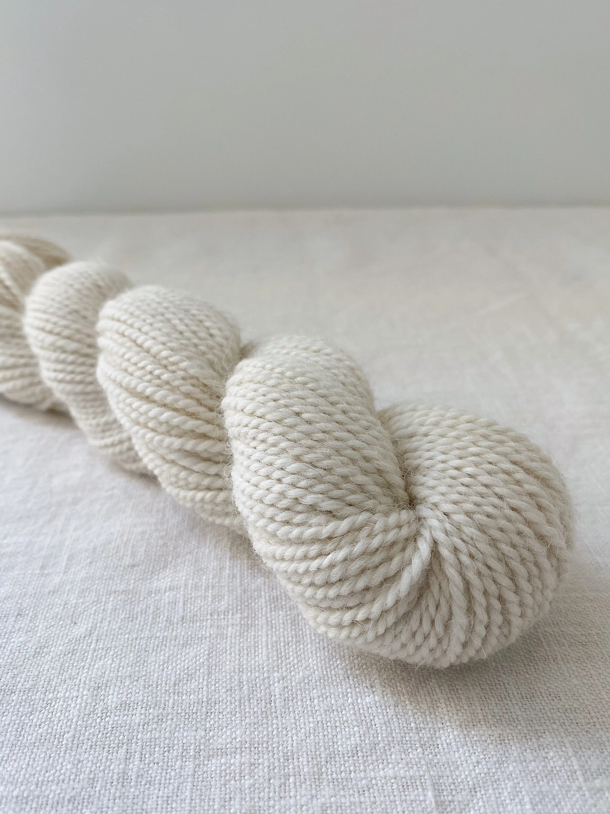 Plum of London BNWT 100/% Alpaca Children/'s V Neck Blue Ages 4-5 Was £69 Now £8