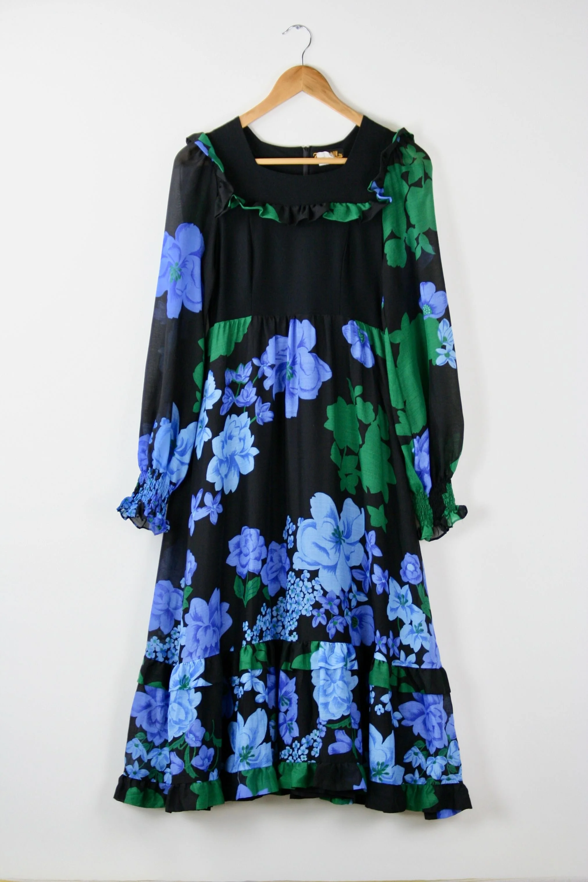 ruffle kleid