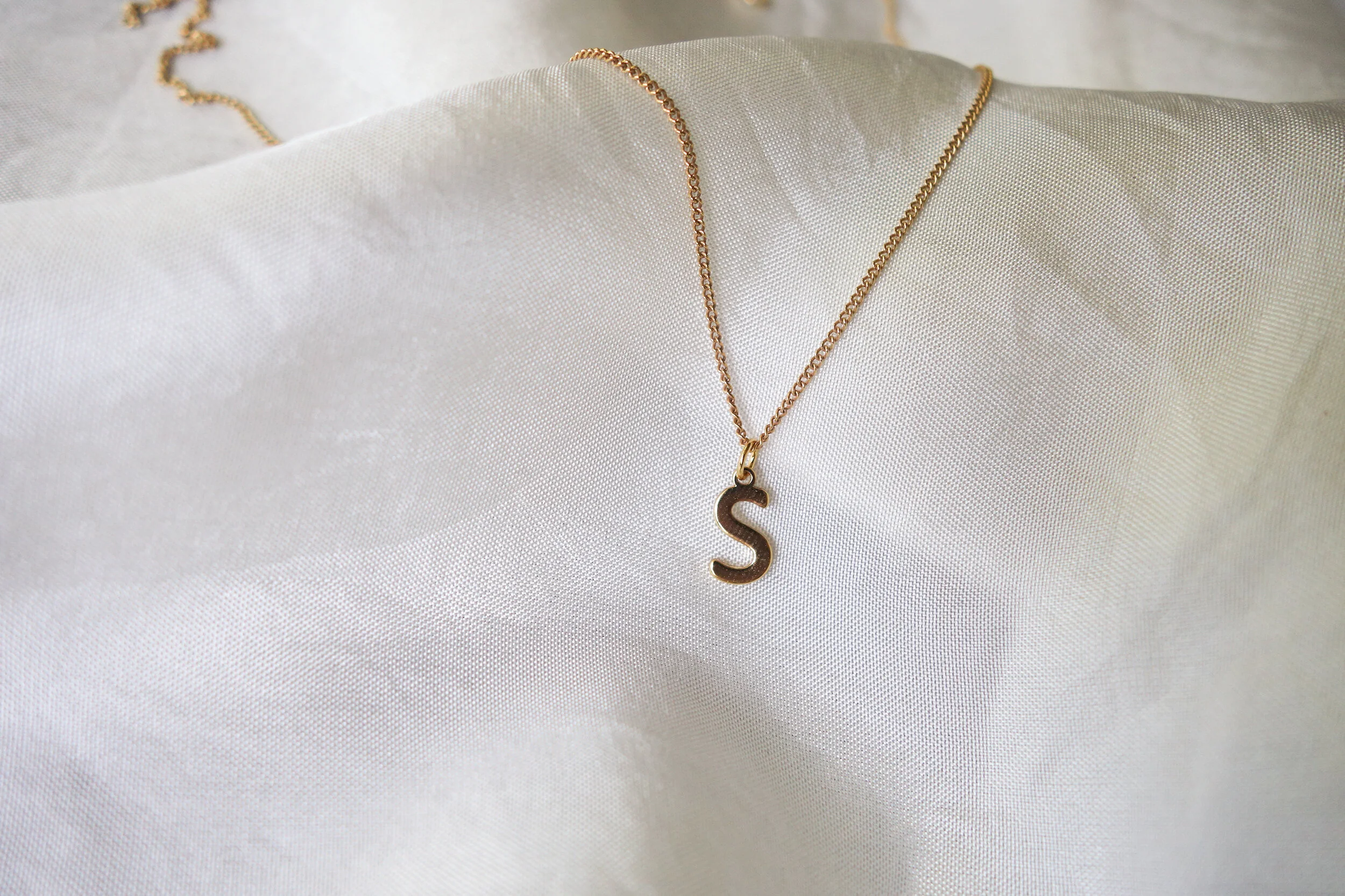 INITIAL NECKLACE — Minimum Jewellery