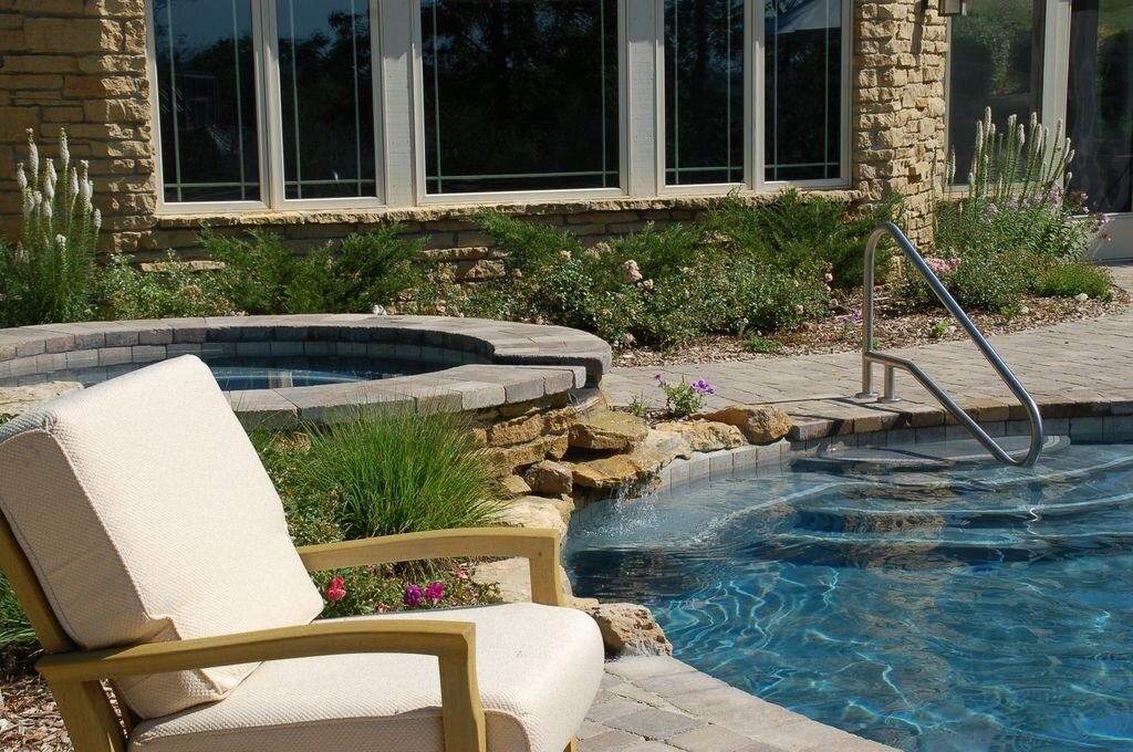 威斯康星州麦迪逊的景观设计与游泳池