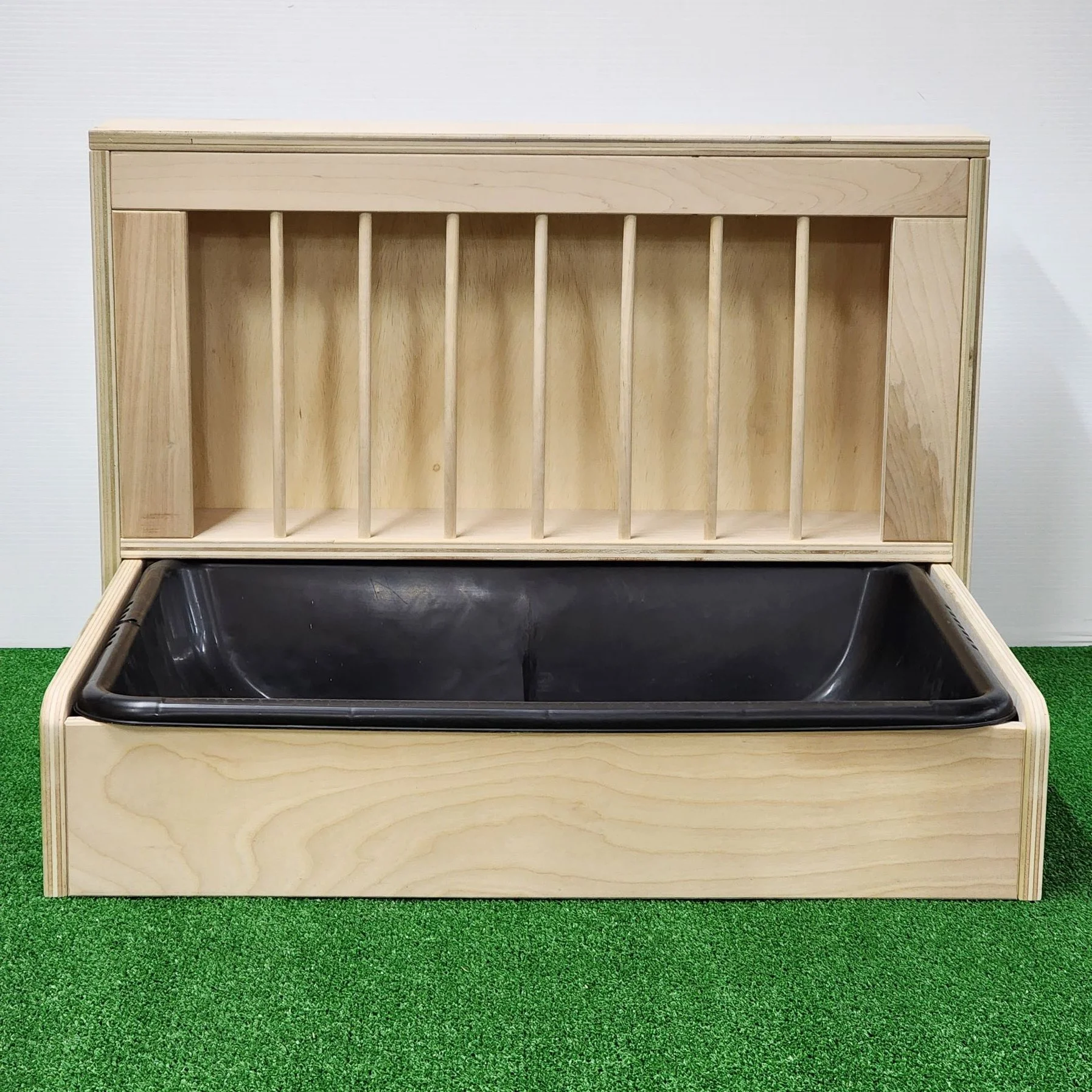 Litter box with hay rack hot sale