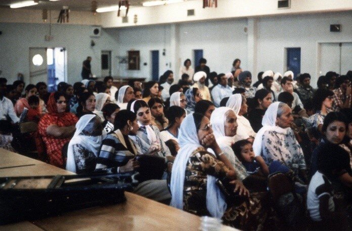 1979年大约1979年弗雷泽谷的妇女主要参加了农业工人组织委员会的公共会议。目的是与农业工人合作,大厅,政府大厅教育并教育公众。会员费用两美元,在一年内,FWOC有700名成员。照片:SFU数字档案。