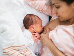 侧卧式母乳喂养position.jpg