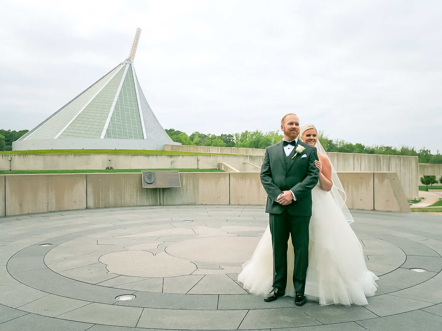 Bride-groom-us-marines.jpg