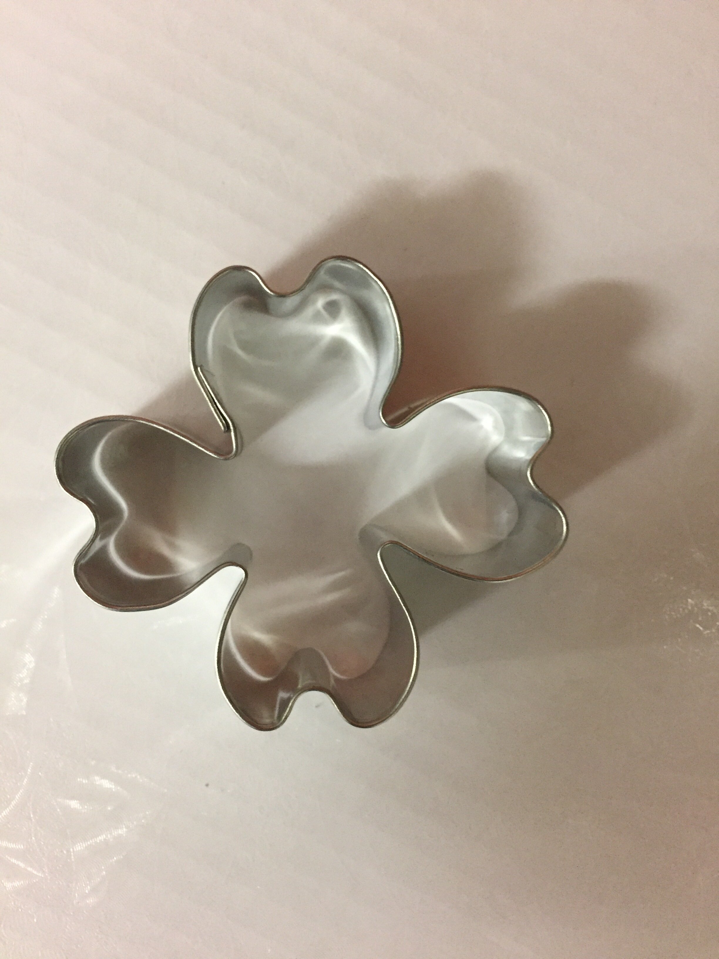 DOGWOOD BLOSSOM COOKIE CUTTER 