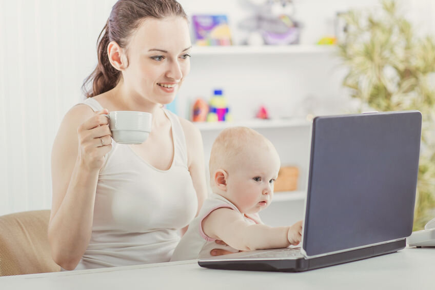 mom_baby_at_computer.jpg