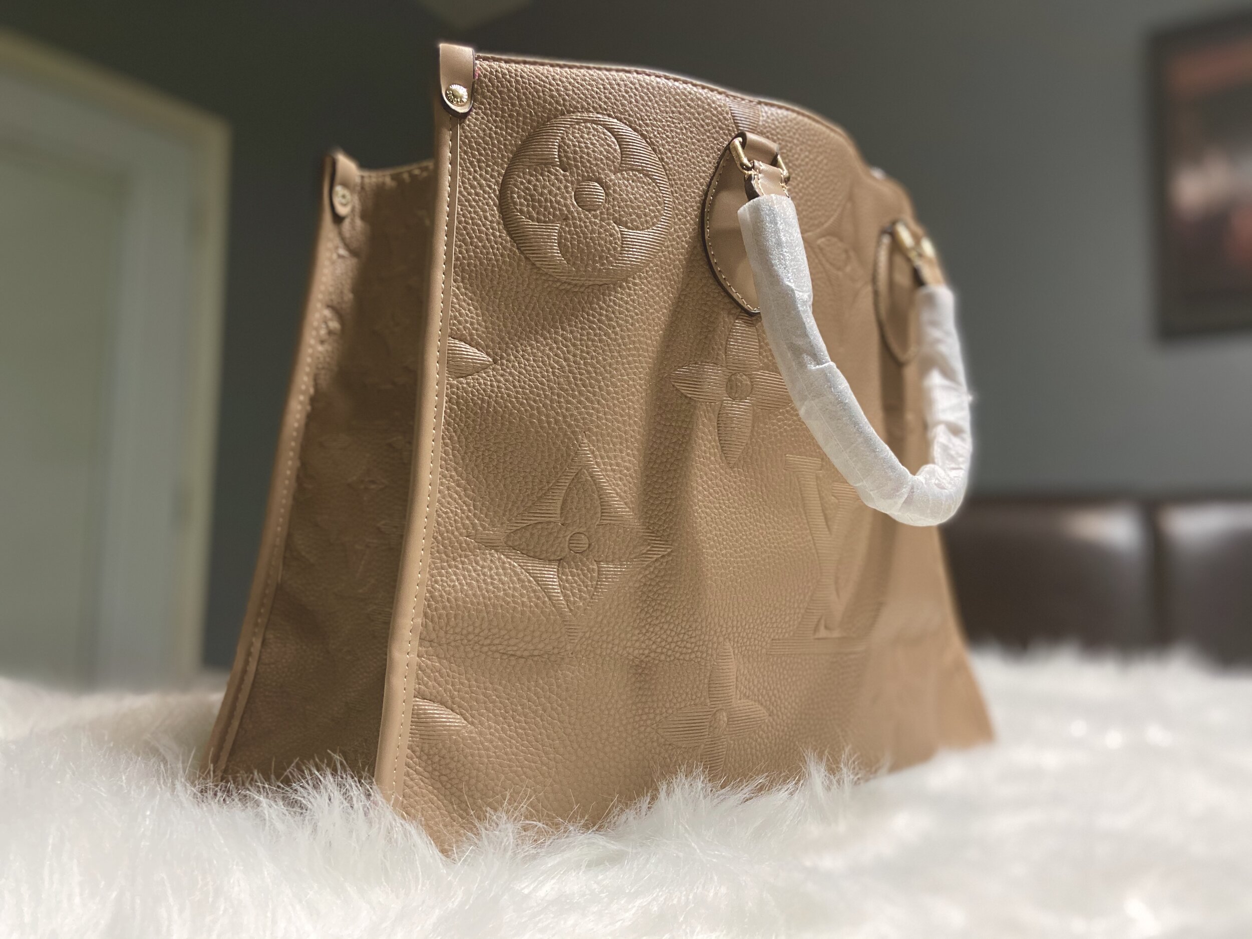 Handbag 22 — Two Girls Beauty Boutique