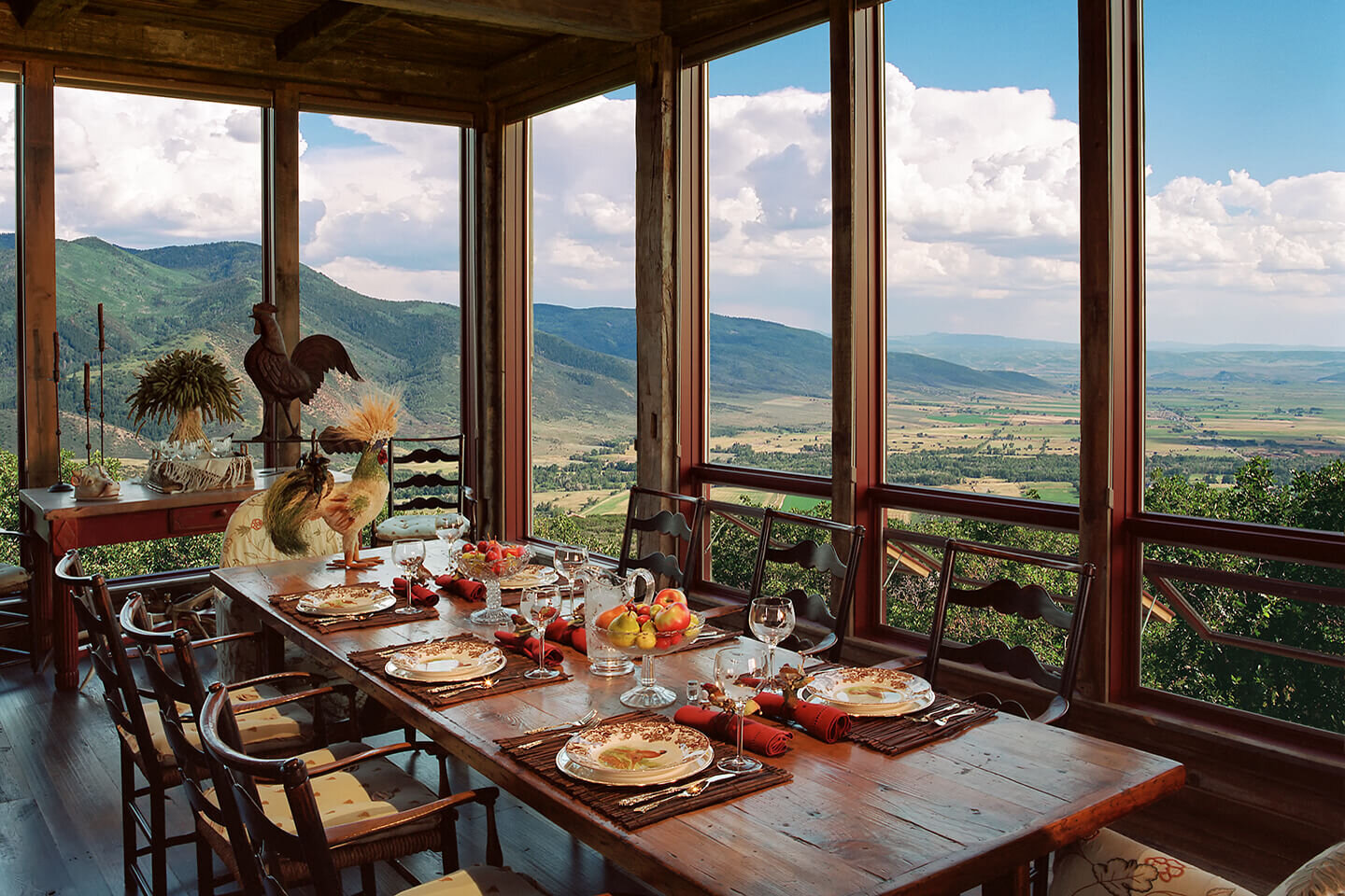 Dining room with panoramic view
