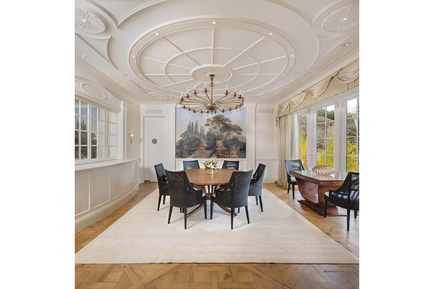 Dining room with architectural ceiling mouldings