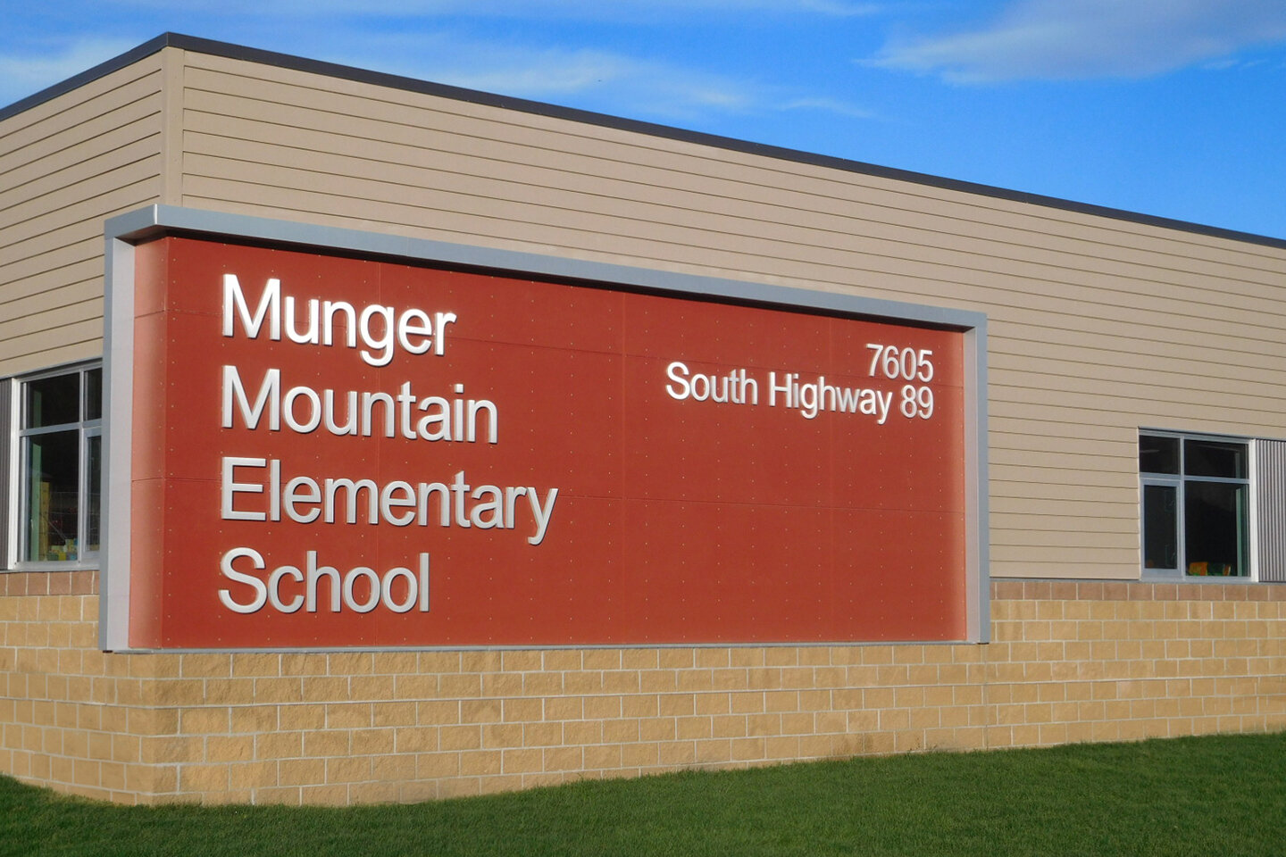Munger Mountain Elementary School signage