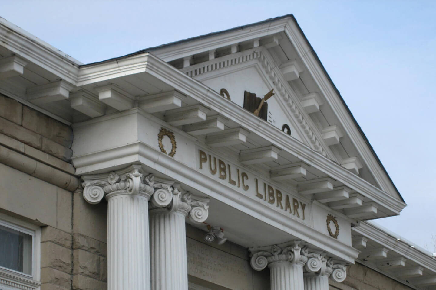 Detail of entablature at public library 