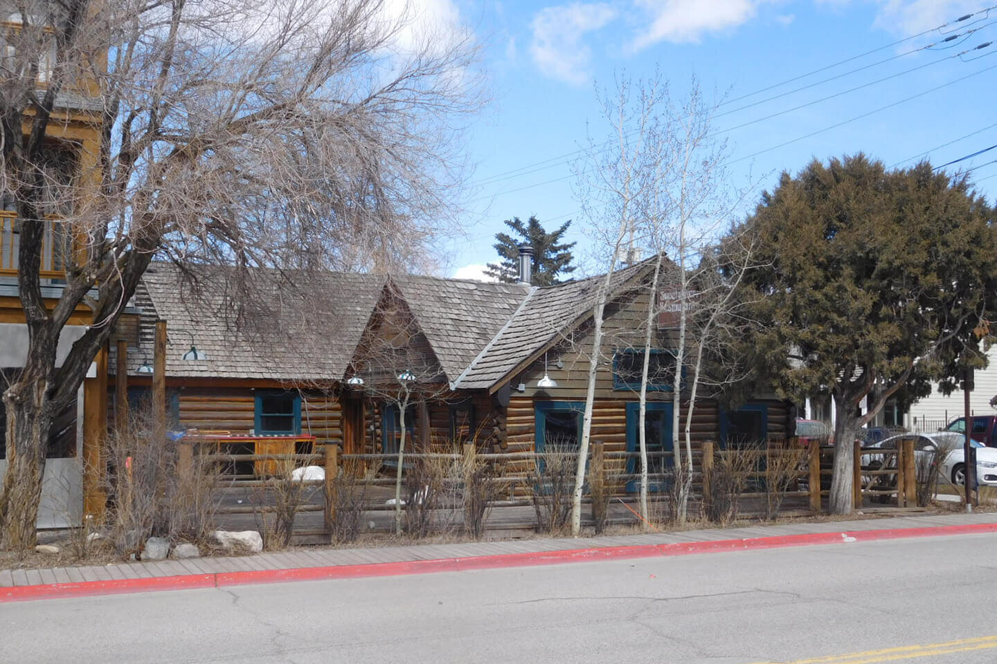 Previous building state and Sweetwater Restaurant in 2017