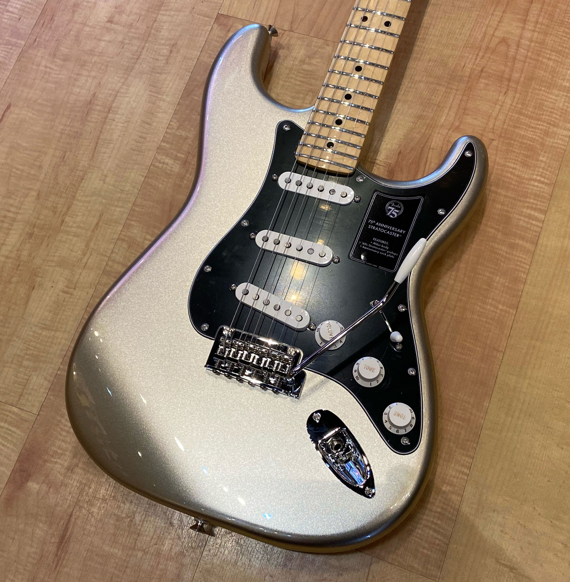 65499円 日本未発売 FENDER 75th Anniversary Stratocaster