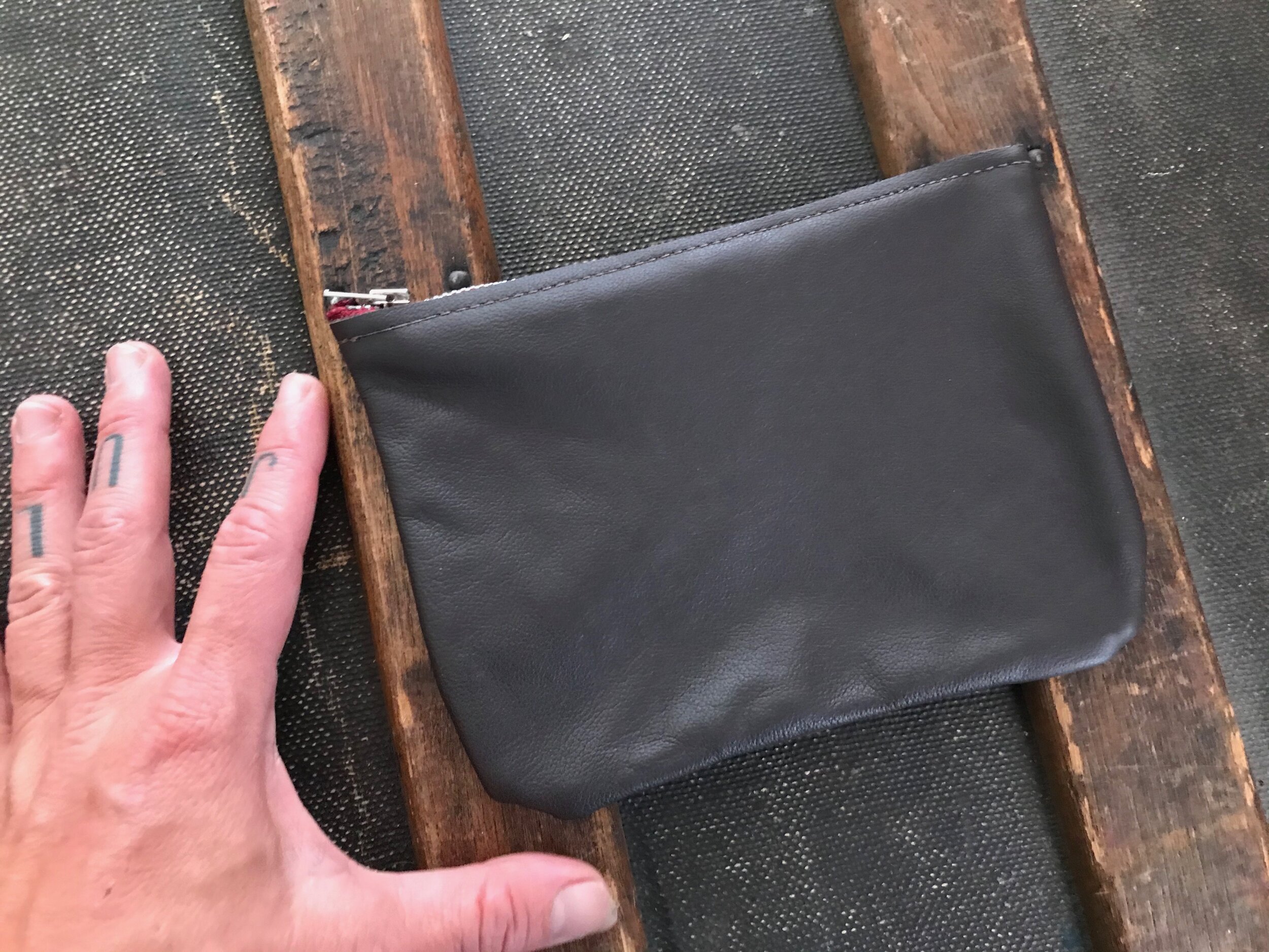Zippered Pouch-Medium — Radjuli Leather Designs
