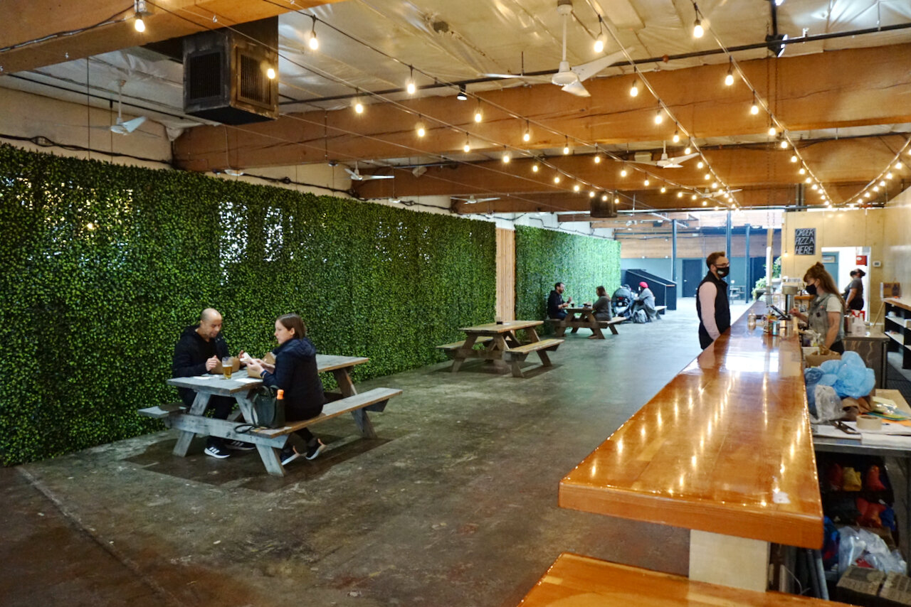 首先看一下Baerlic Brewing and Ranch Pizza的新SE波特兰Taproom