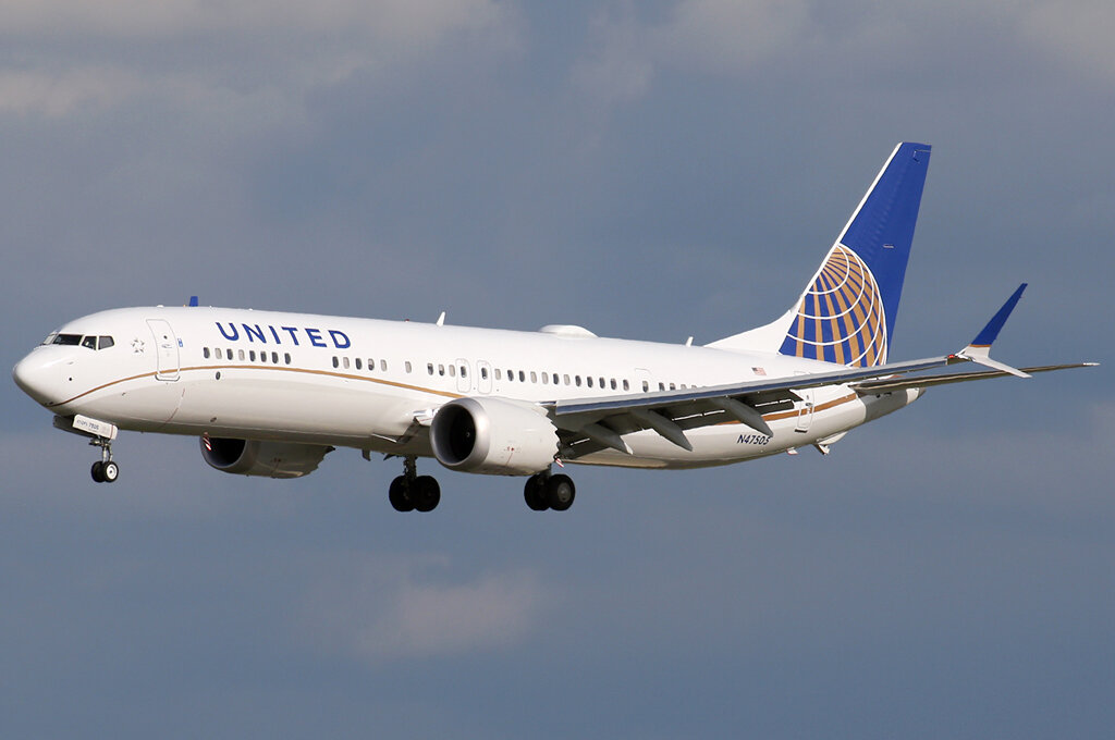 United_Airlines_Boeing_737-9_MAX_AN5165061.jpg