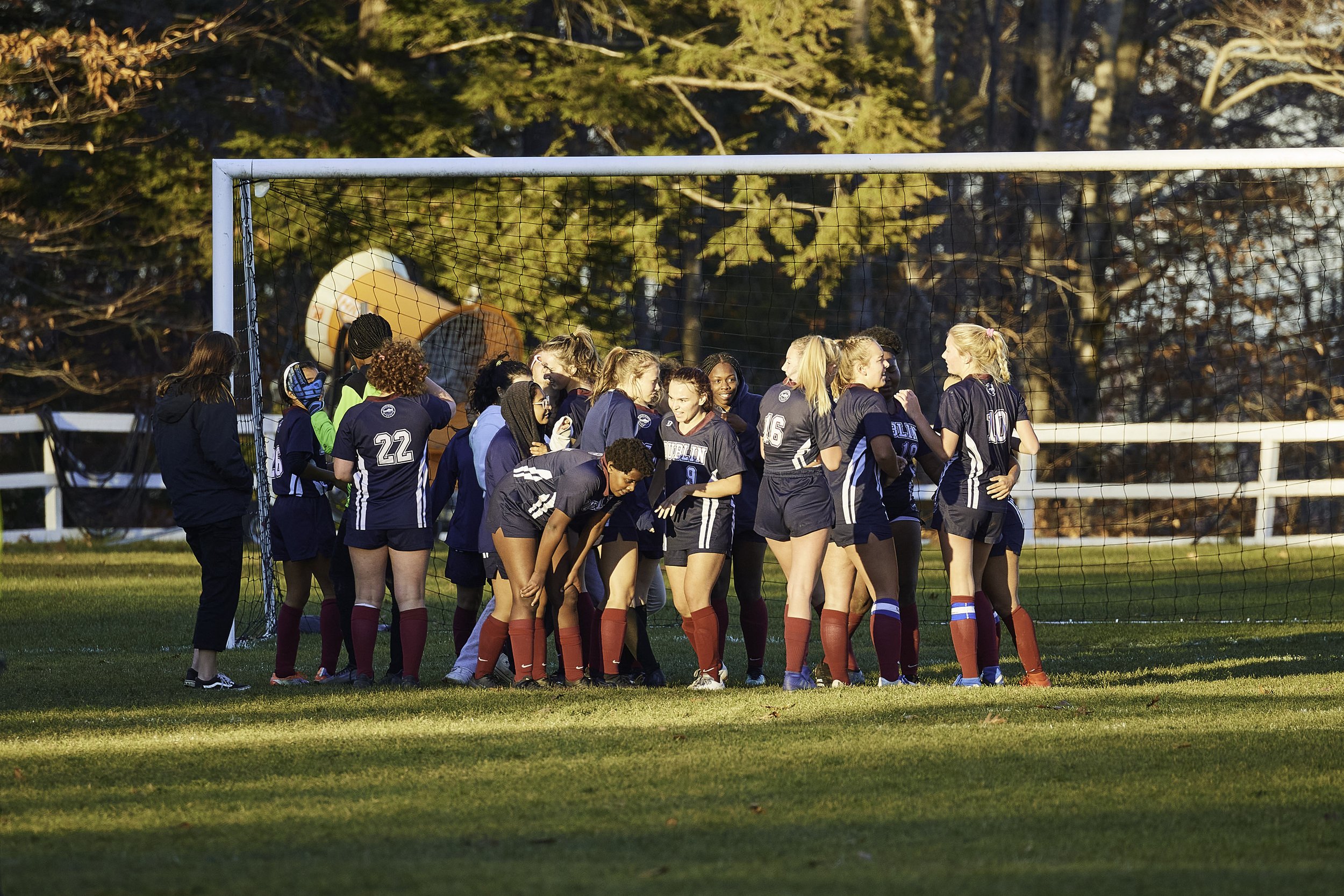 女子校队足球vs. 落基山学校- 11月10日，2021年- 18502.jpg