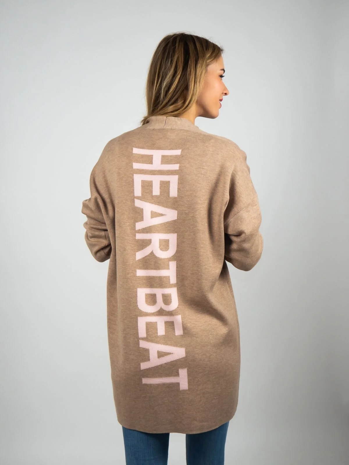 LANGER CARDIGAN MIT HEARTBREAK SCHRIFT 
