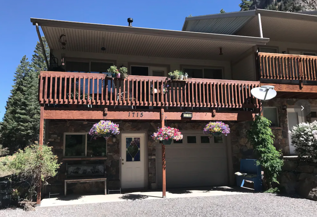 Bridal Veil Bed and Breakfast from street