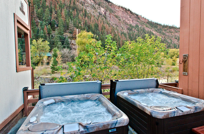 Hot Springs Inn hot tubs