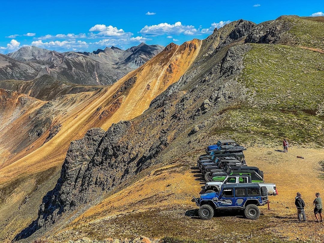 Jeeps lined up at the top of Imogene Pass