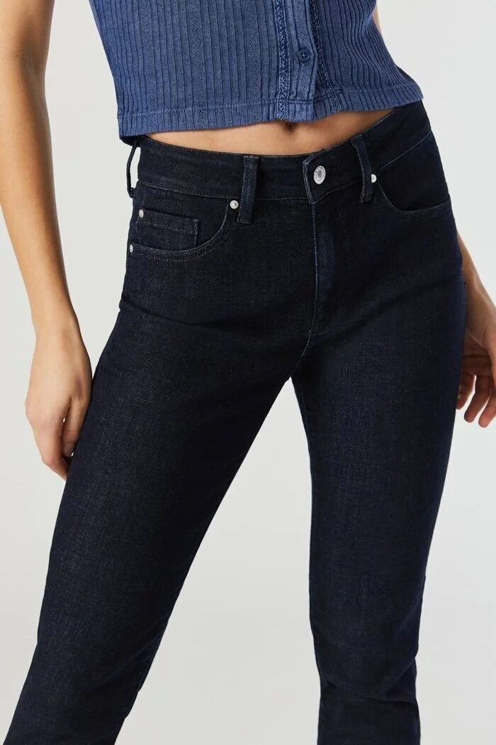 Kathleen Solid Rinse Feather Blue 