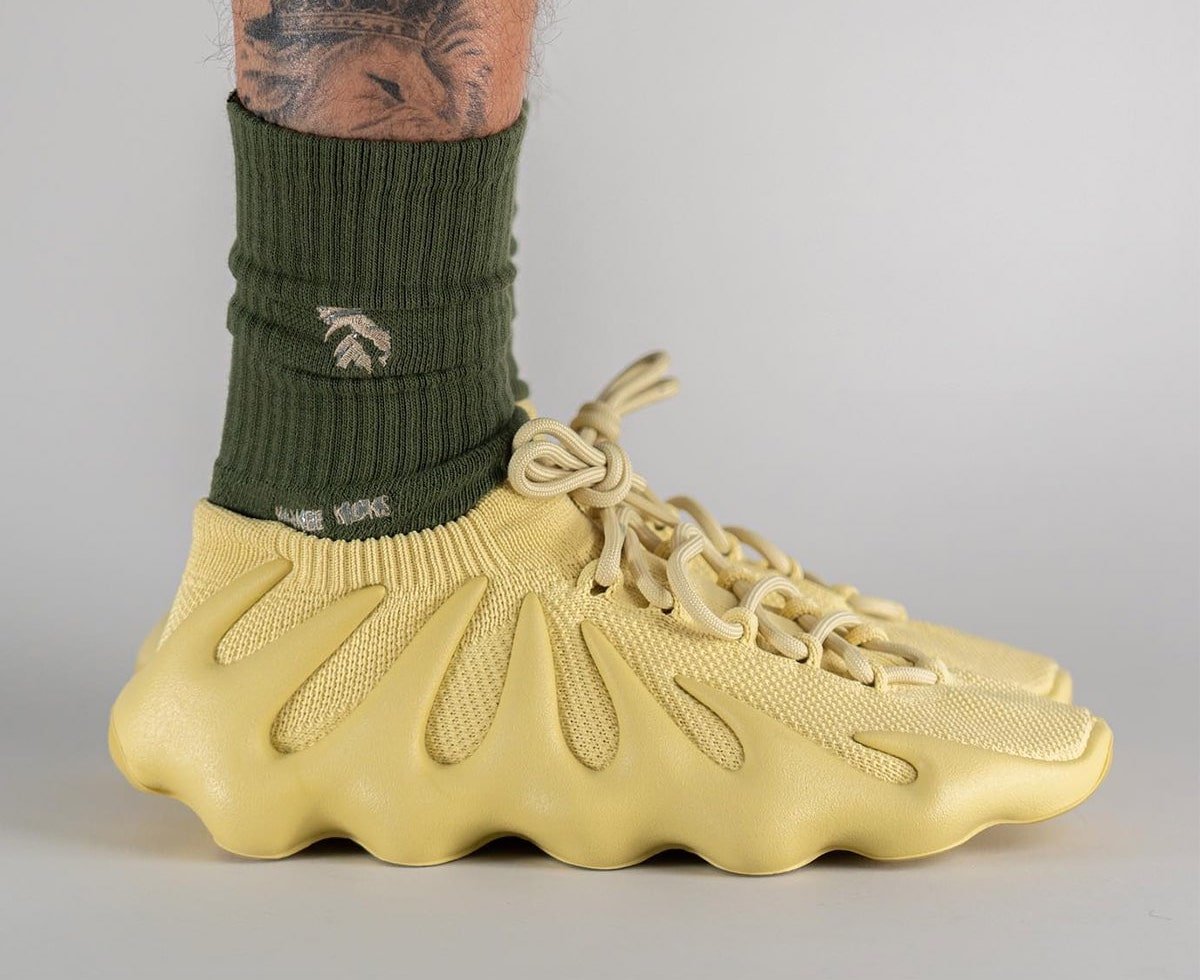 adidas Yeezy 450 Gets a “Sulfur” — La Suprema Calidad