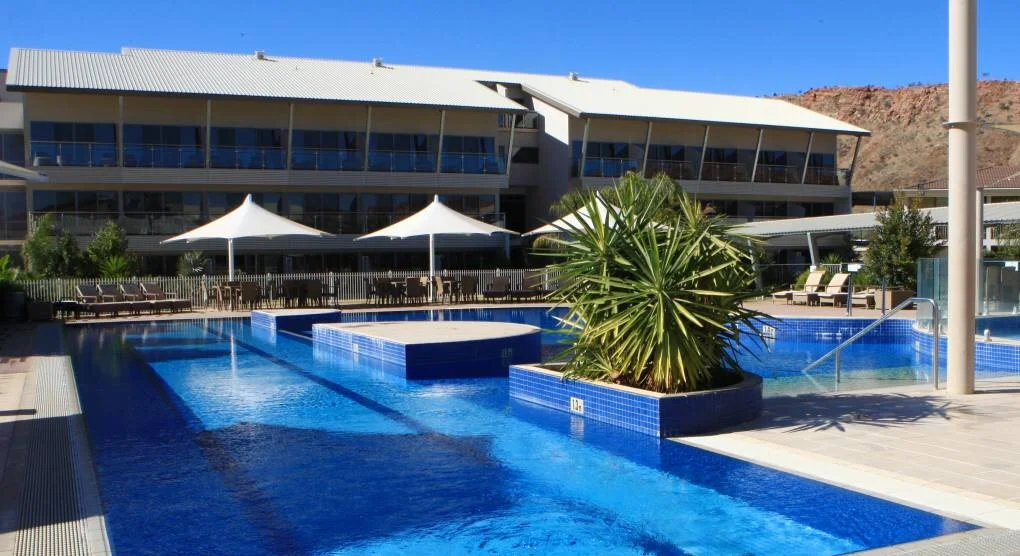 pool_facing_block_5_1020_556_70_s_c1