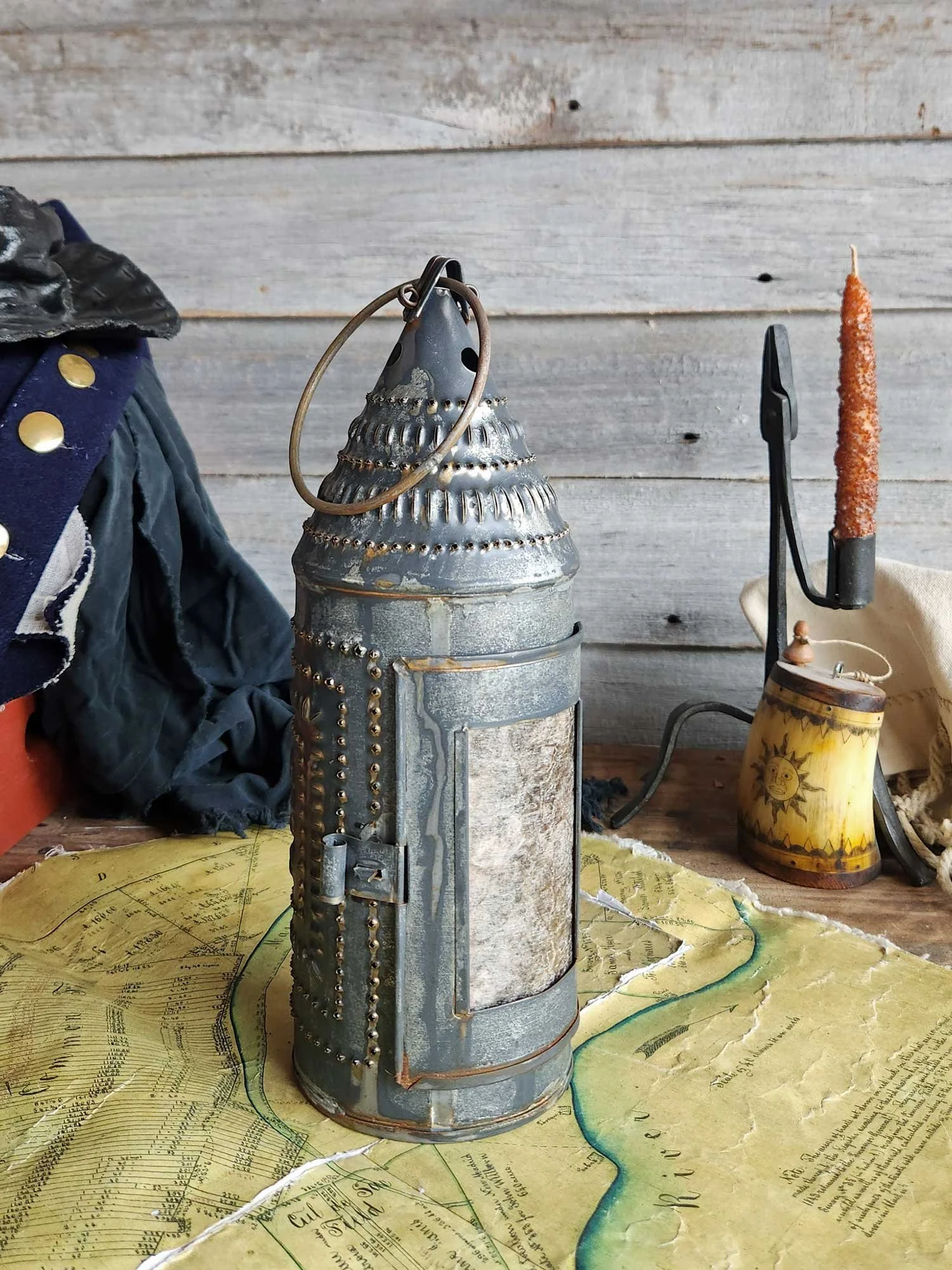 Small 17th century tin candle lantern with mica door pane — Rob