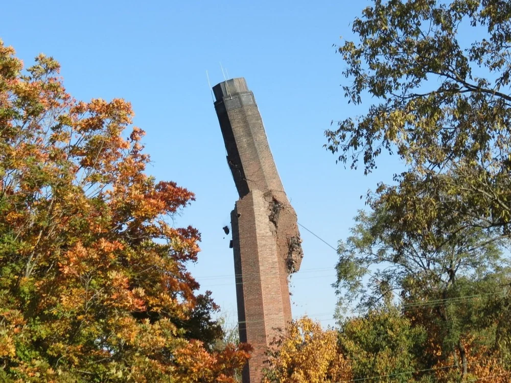 The tower mid-demolition on Oct. 10, 2022 (Photo by Thomas Keller)