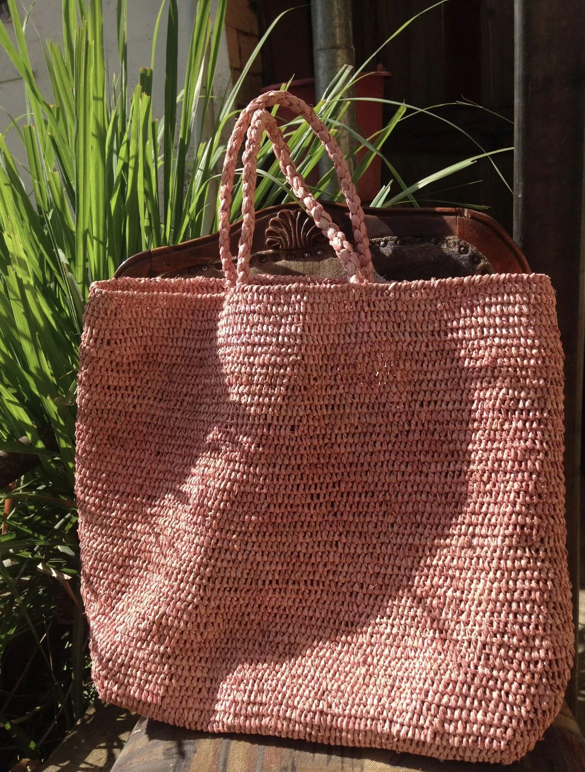 raffia tote bag beach summer Zanatany Concepts