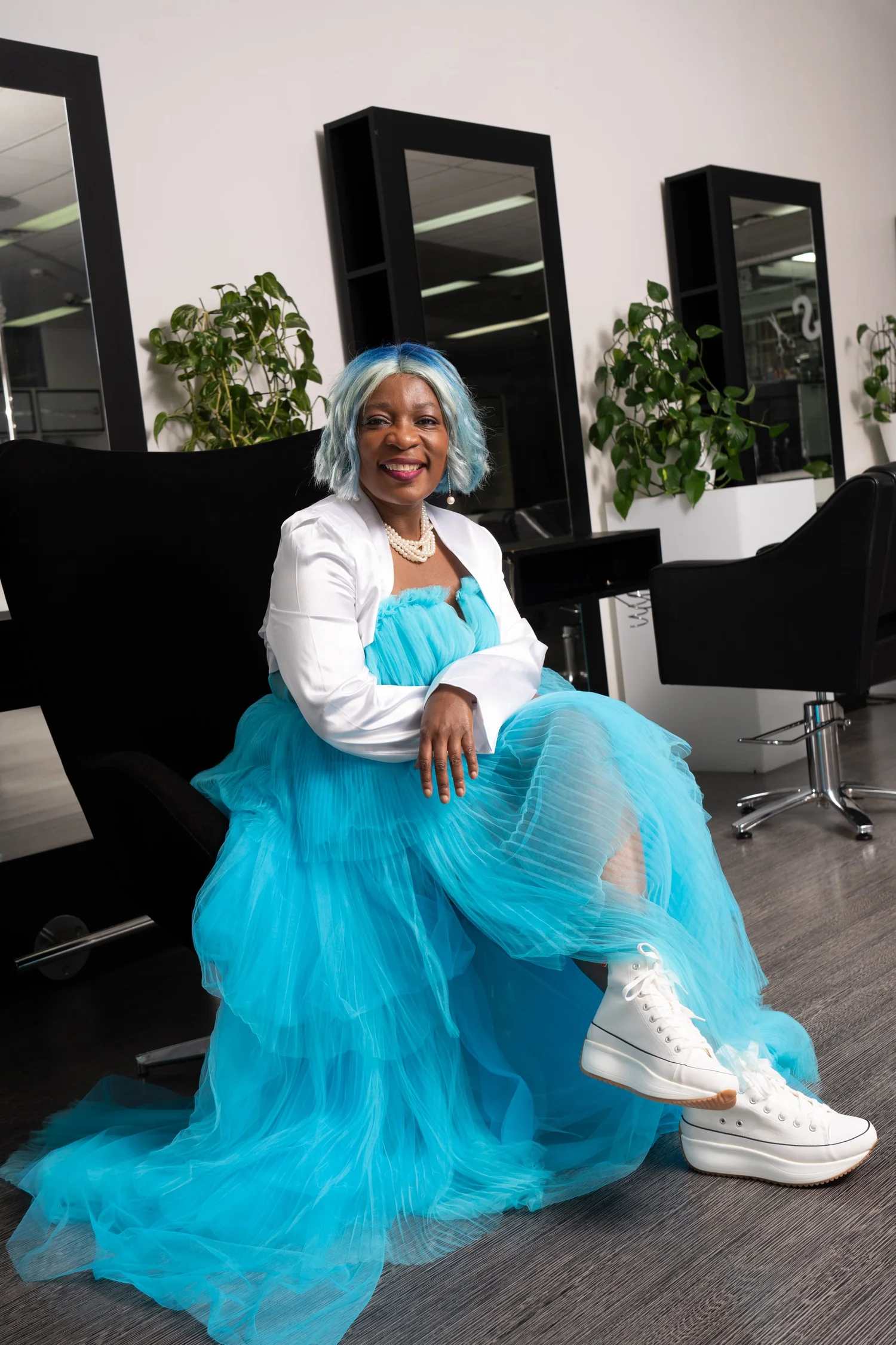 JOAN DELLAVALLE: Author, Motivational speaker| life Coach| celebrity hairstylist