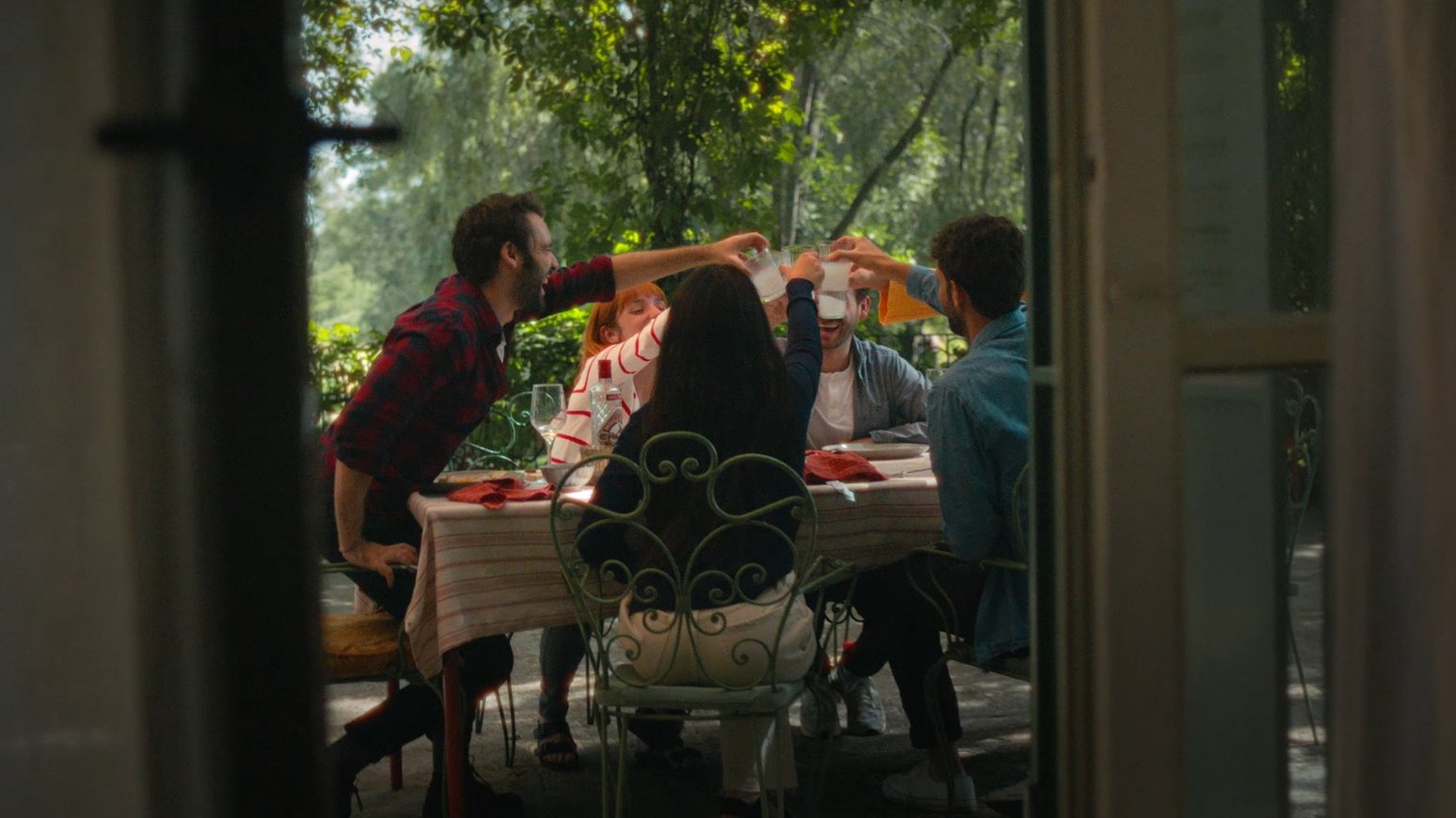 Anís del Mono, Dale Vidilla: brindis en la mesa