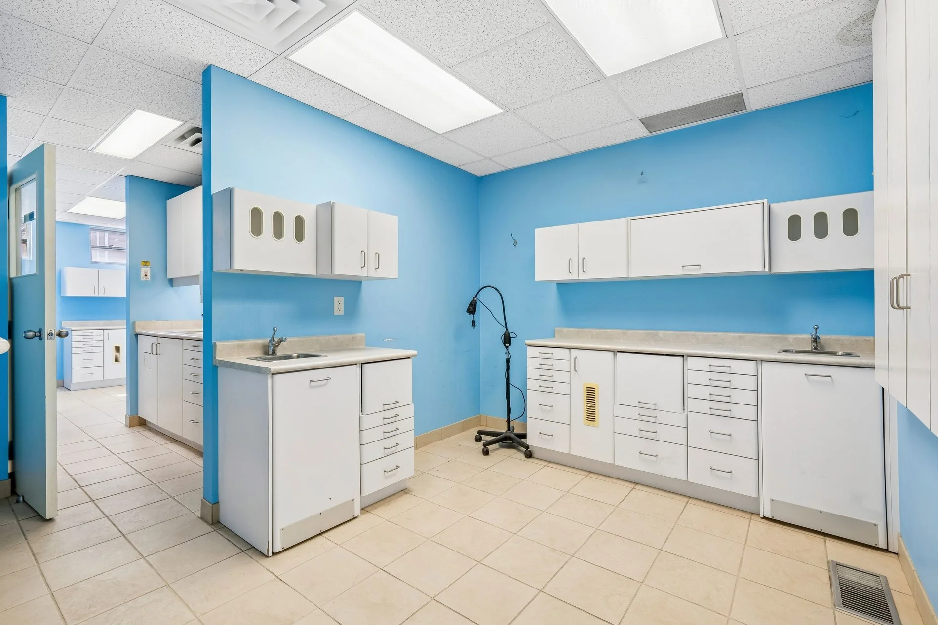 4023 Sheppard Ave East — Examination Room